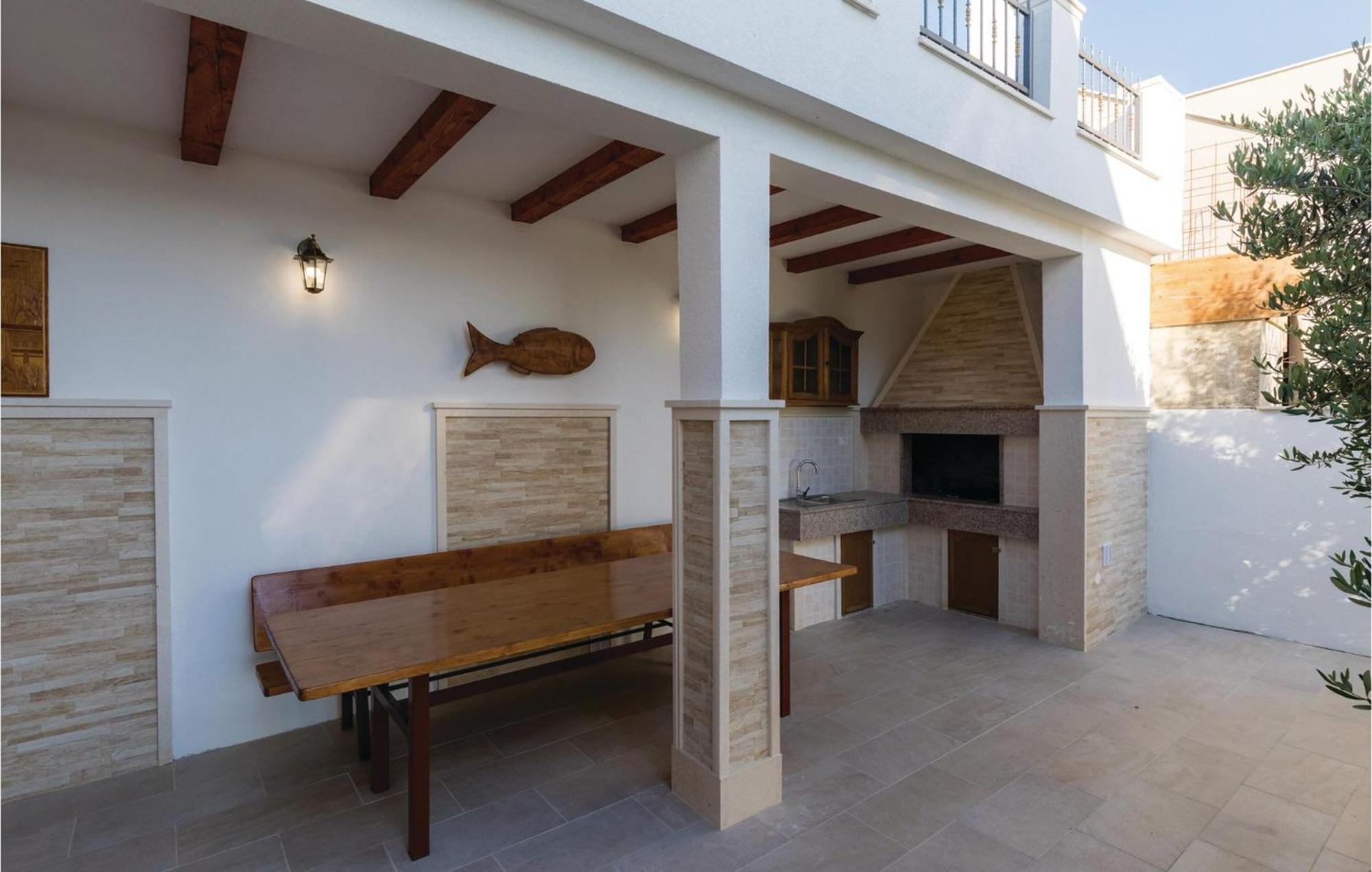 1 Bedroom Amazing Apartment In Komarna Klek Exterior photo