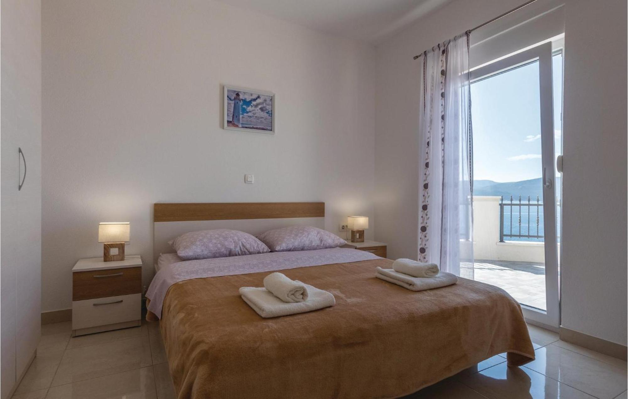 1 Bedroom Amazing Apartment In Komarna Klek Exterior photo