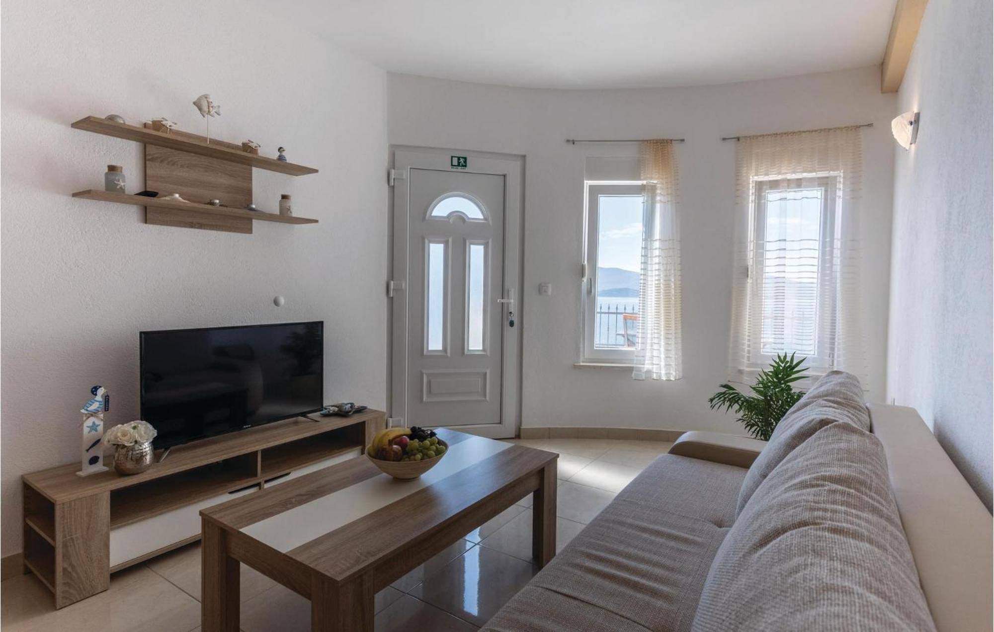 1 Bedroom Amazing Apartment In Komarna Klek Exterior photo
